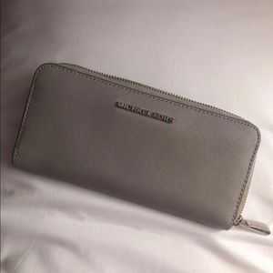 michael kors grey wallet